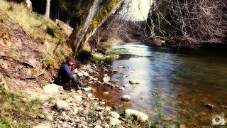 Рыбалка в лесном лагере на красивой речке. Готовим в казане пастуший пирог. #ADVENTURESBROTHERS