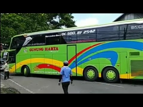 Bus UHD voyager gunung harta double decker. - YouTube