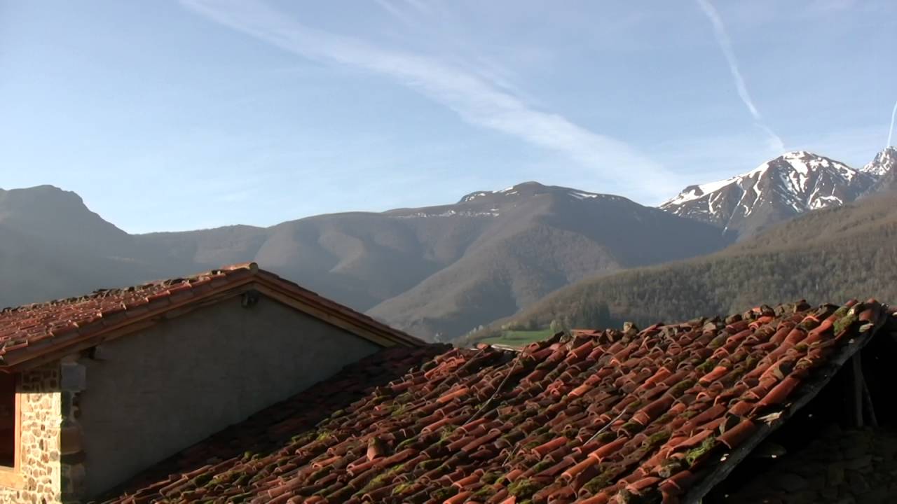 Vídeo grabado desde el exterior del Mirador de Enterrías - Potes - Cantabria