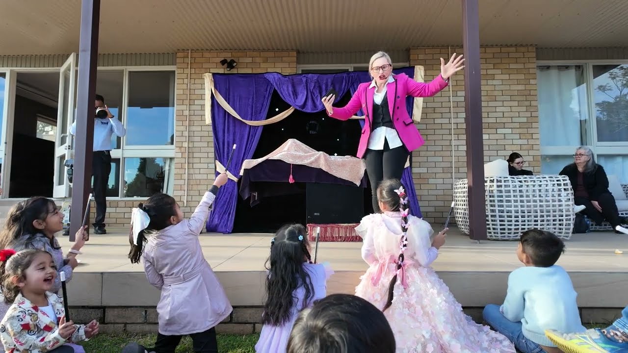 Magician Wows Kids at Birthday Party! 🎉 Amazing 4K Magic Show Moments 
