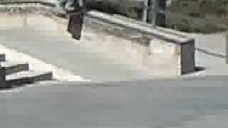 Iceland skatepark hubba- nose slide