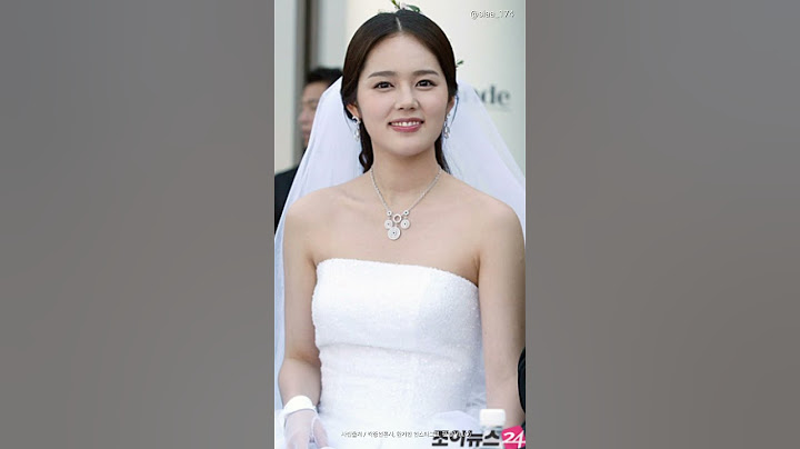 22살에 유부녀가 되었던 한가인 ✨️👗  결혼하고 군대간 연정훈도 레전드였지 #잉꼬부부 #연예인패션 #웨딩드레스 #본식드레스 #한가인 #연정훈 #shorts