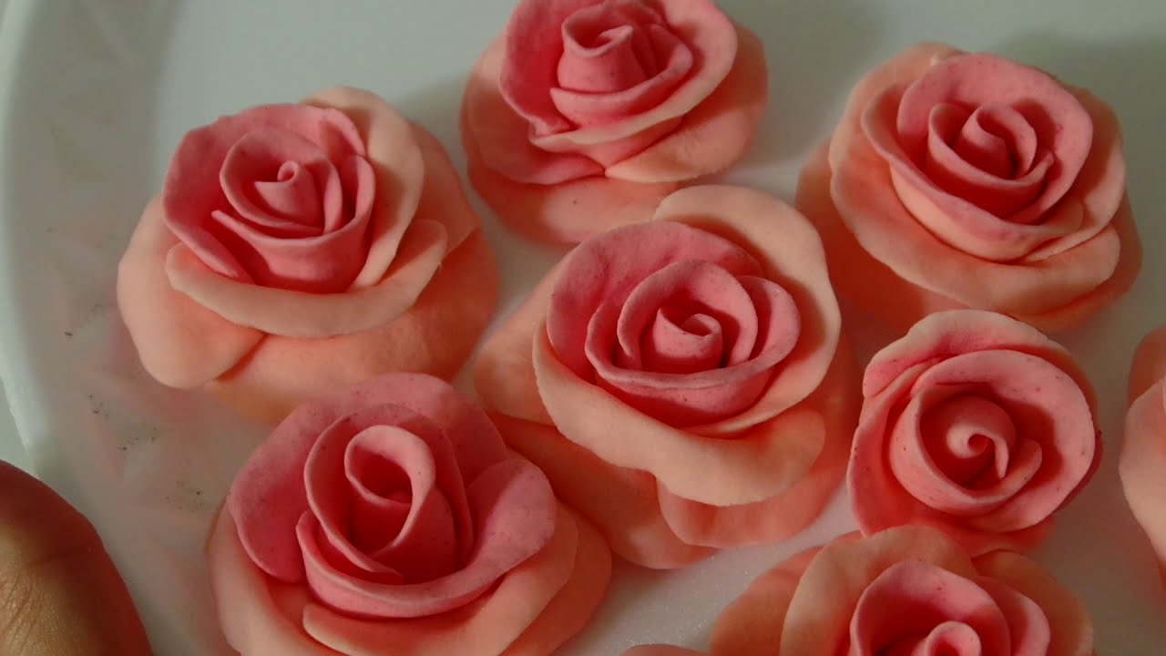 Como fazer rosas de pasta americana super fácil