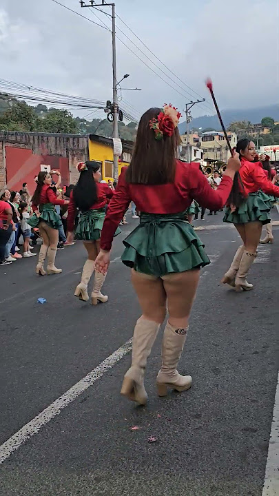 Belleza Salvadoreña #elsalvador #baile #cachiporristas #desfile #banda #dance #bellezalatina