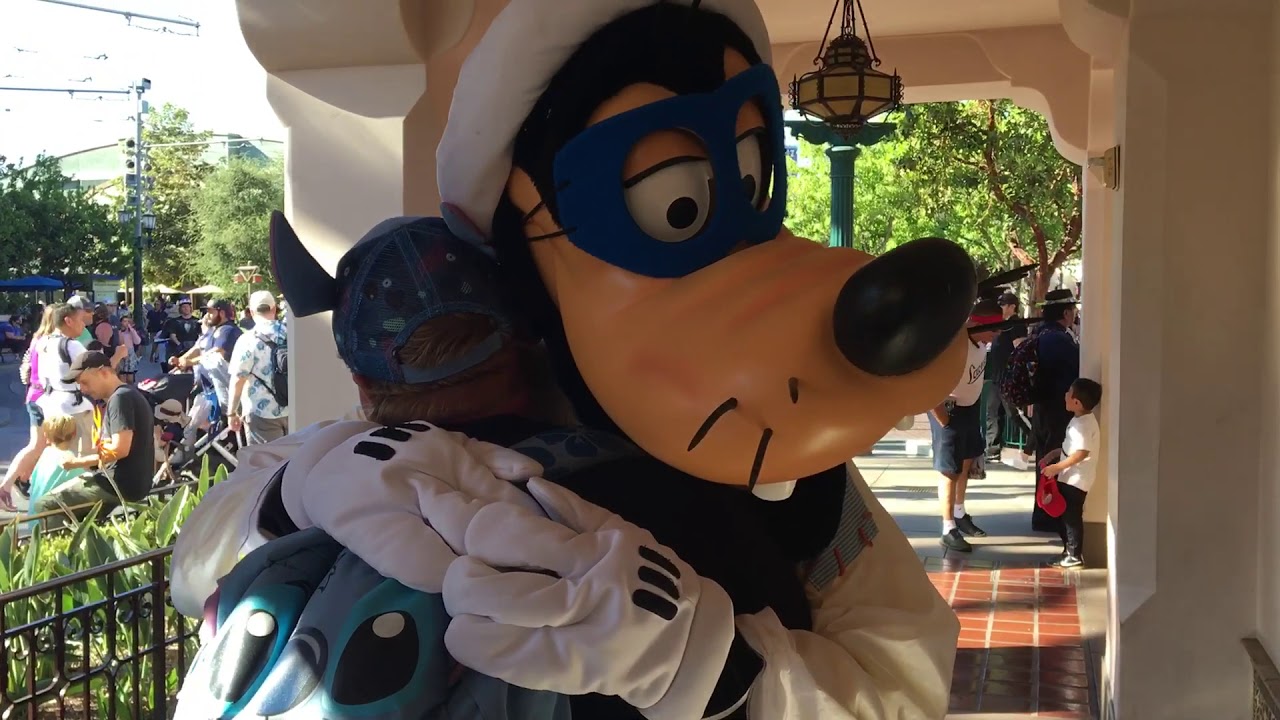 Hanging With Goofy In His Halloween Costume - YouTube
