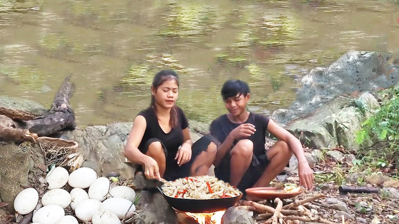 Yummy Wild Mushroom and Eggs Cooking and Eating just for jungle food