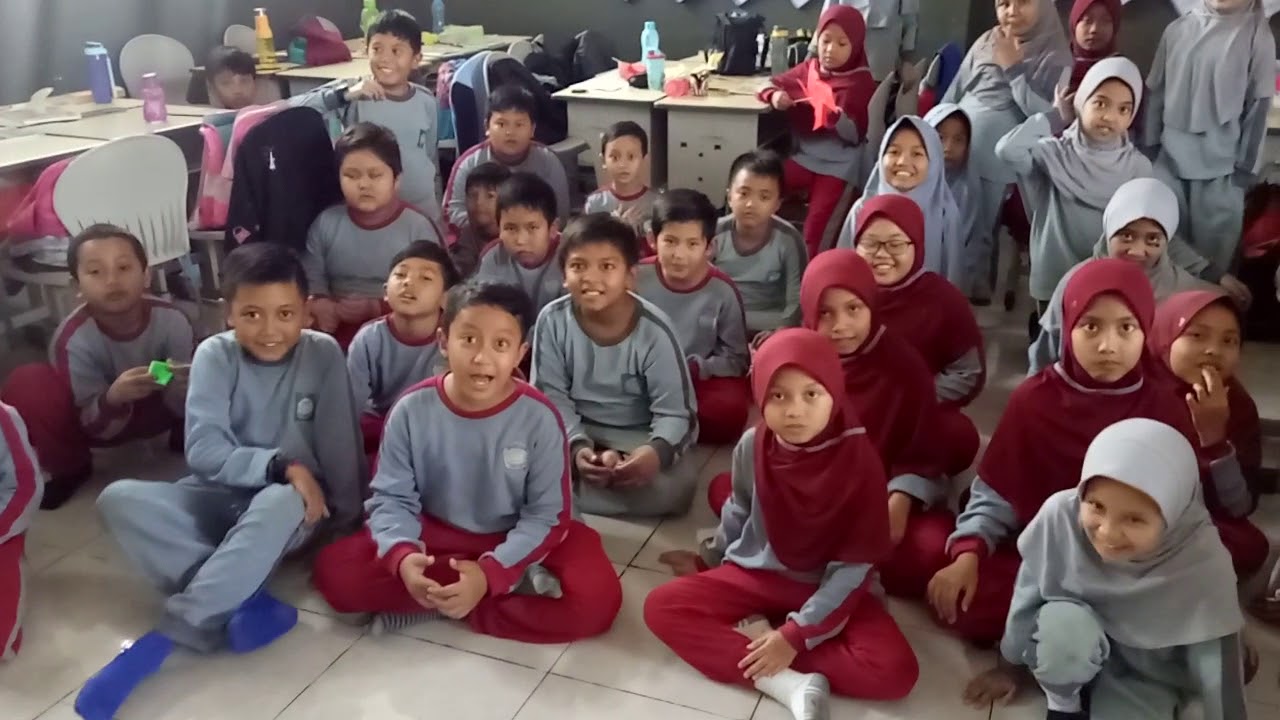 Game seru Ice breaking di kelas tanpa alat topi saya bundar yayasan Annimah