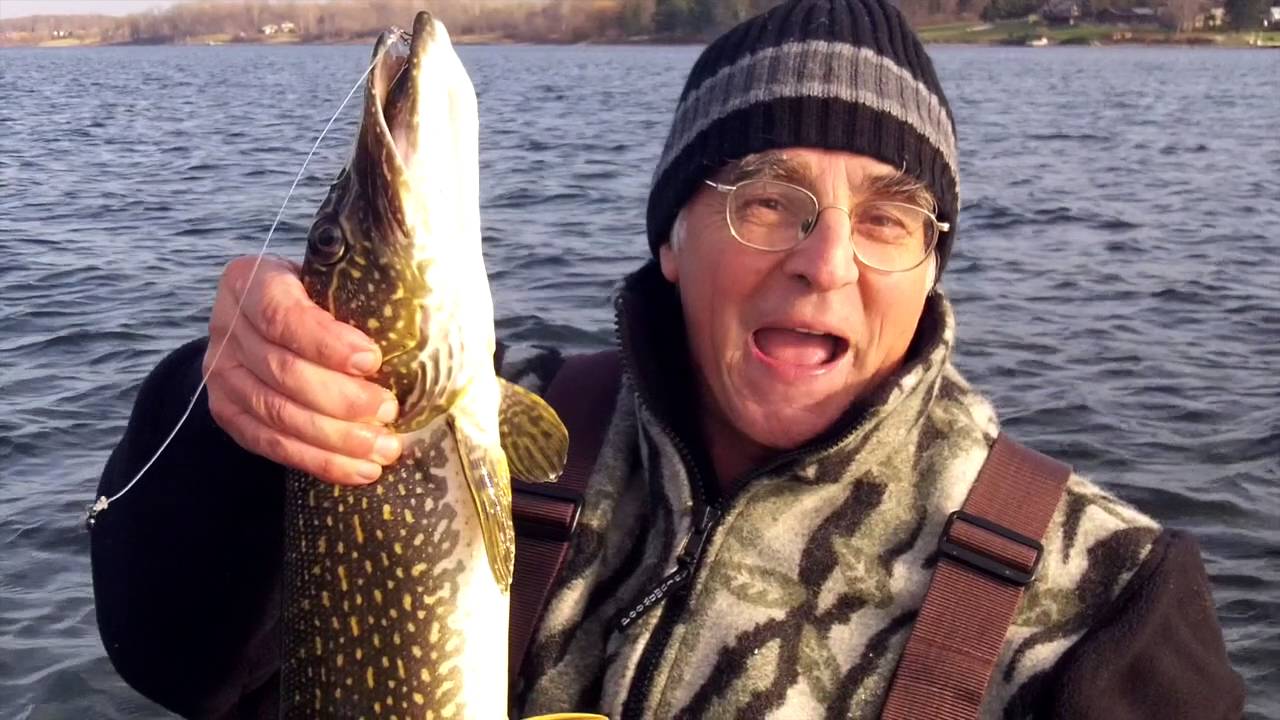 Massena NY Fishing Series #6 - St. Lawrence Shore Fishing for Walleye and Pike