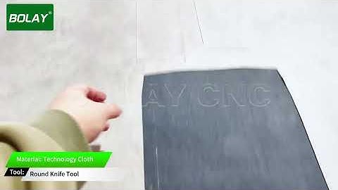 Single-layer technical fabric cutting machine with circular blade