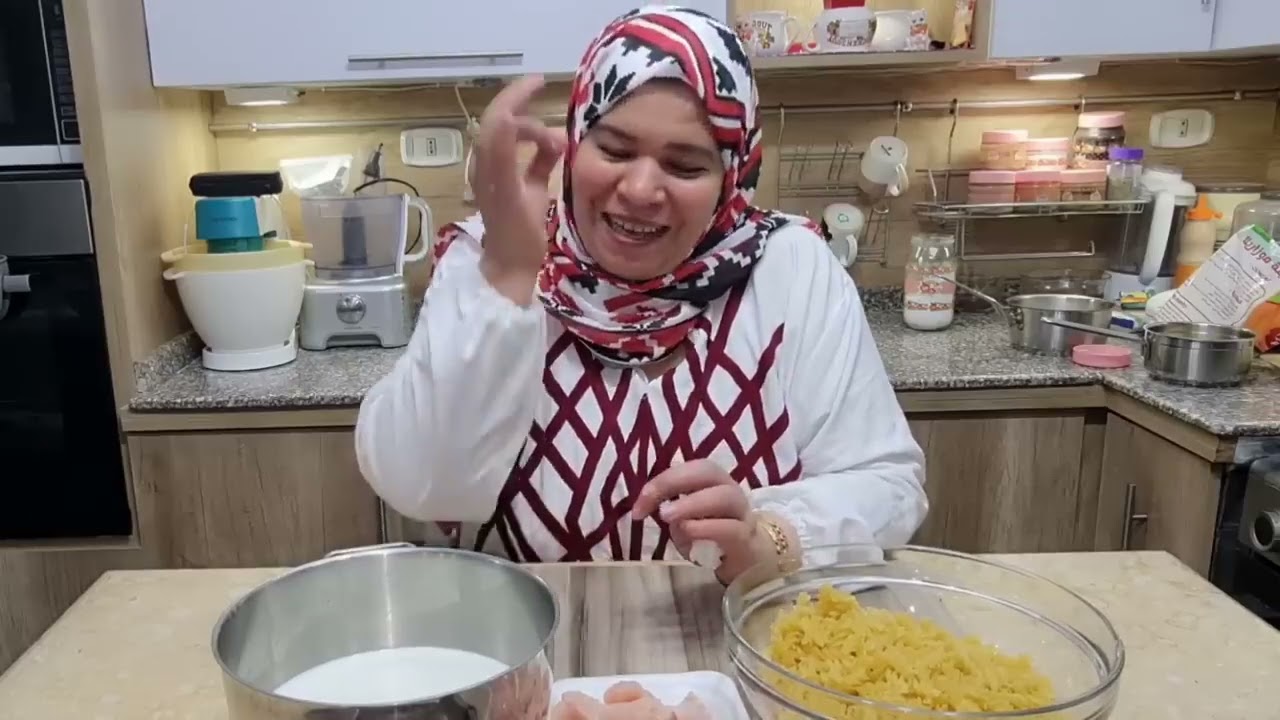 ولا ماية وتسلوقيها ⁉️ولا باشاميل تغطيها اكلة المطاعم الكل بيفرح بيها