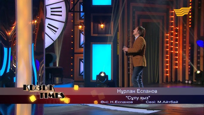 Қолына кісен салынған порно қыз Көшеде шұлық киген жалаңаш балапан