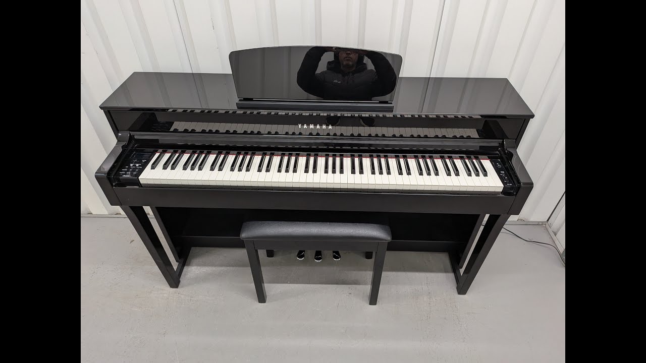 Yamaha Clavinova CLP-635 CLP-635PE Digital Piano in glossy black