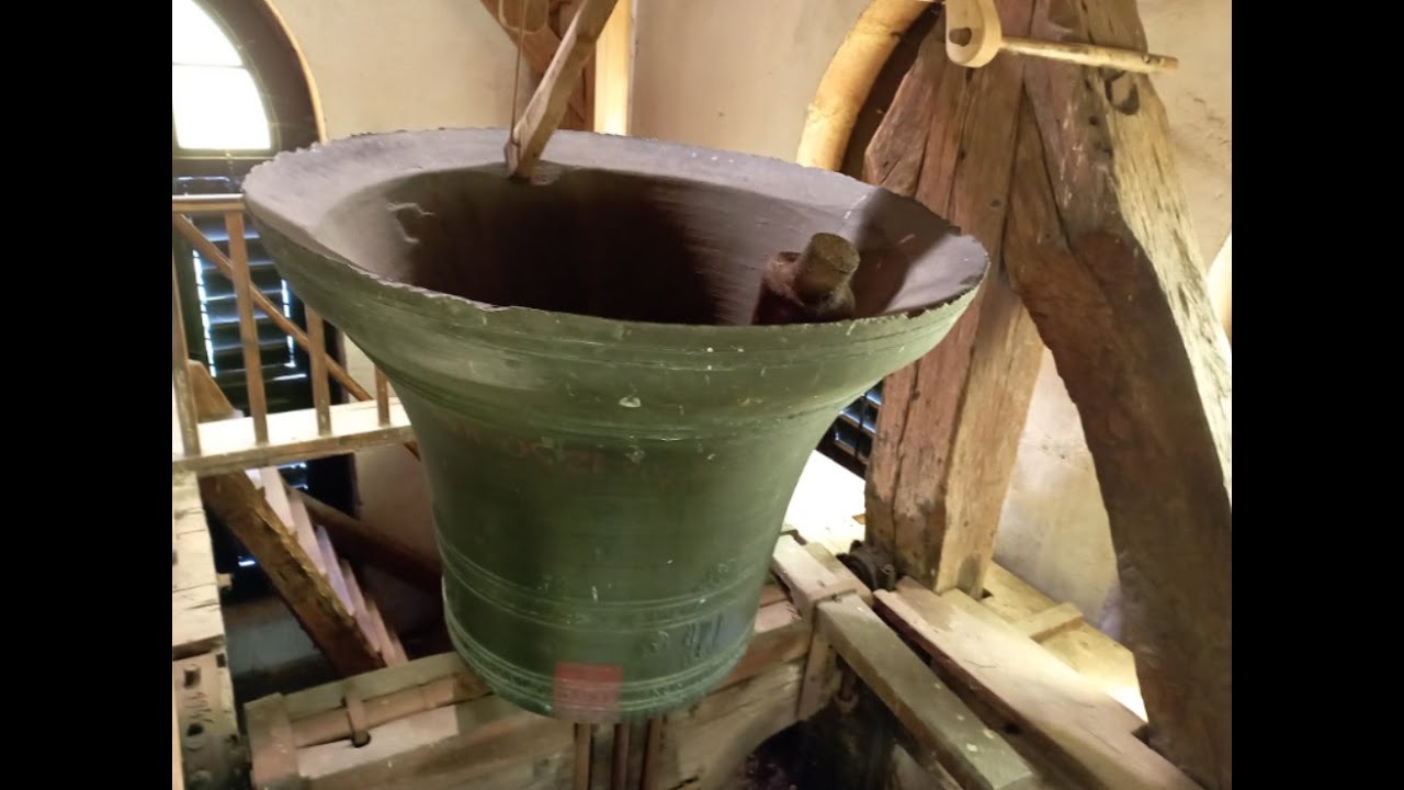 Kouřim (CZ) obrácené zvony - kostel sv Štěpána