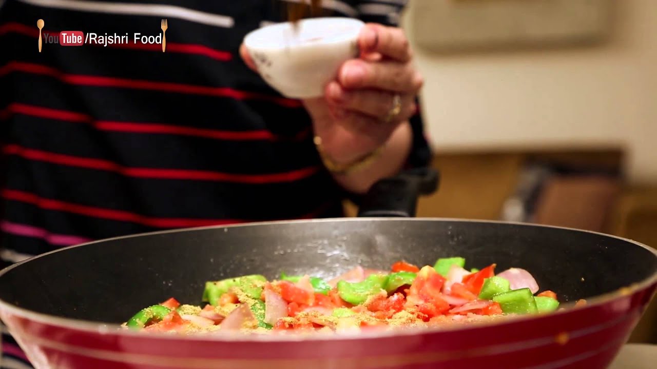 Mushroom Masala - Easy To Make Vegetarian Homemade Curry Recipe By Ruchi Bharani | Rajshri Food