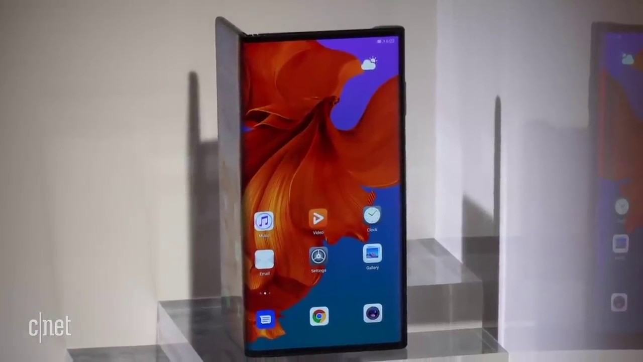 Huawei Mate X foldable phone First Look | AlphaSmartPhones