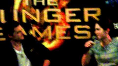 The Hunger Games Mall Tour Chicago Q&A w/ Josh Hutcherson, Isabelle Fuhrman & Jackie Emerson