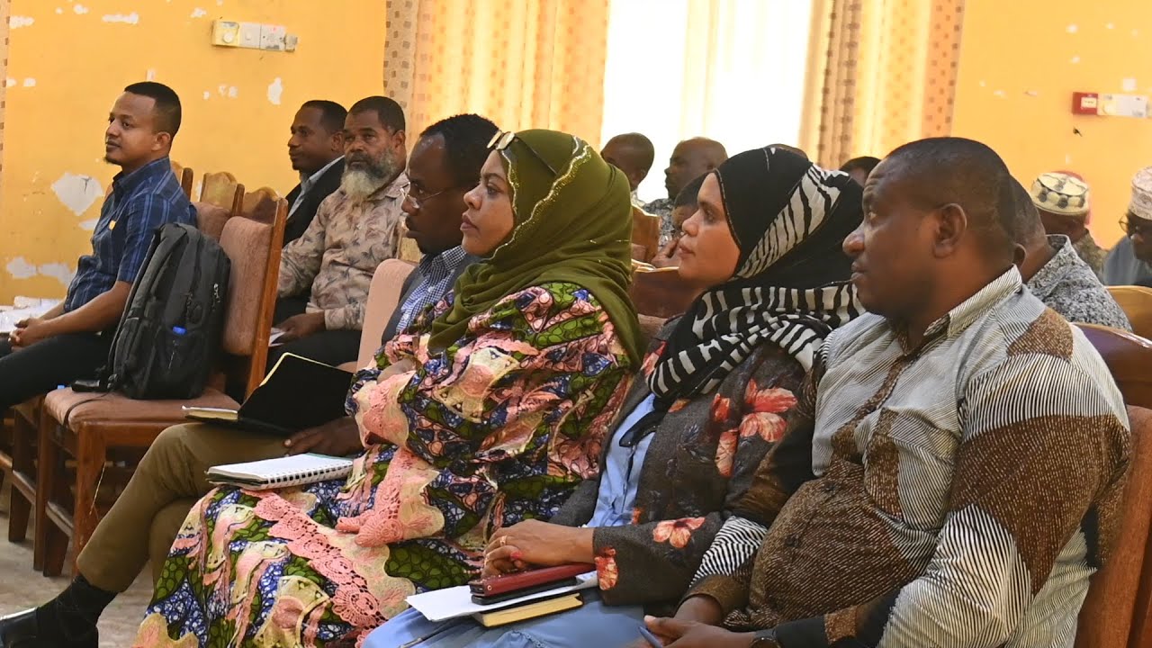 MKUU WA MKOA KASKAZINI PEMBA MH SALAMA AHIMIZA UMUHIMU WA KUHIFADHI KUMBUKUMBU NA NYARAKA.