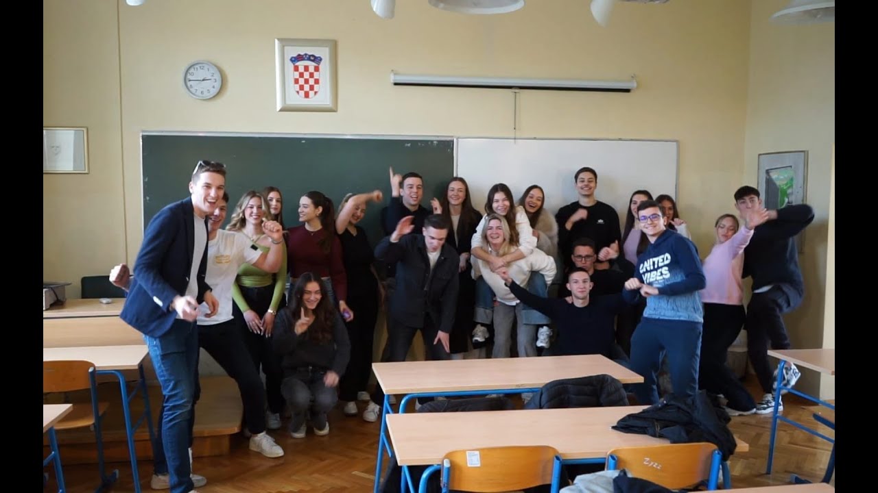 Naša mala Četvrta - Vrabac 4.F (predstavljanje razreda) - IV. gimnazija Marko Marulić 2024/2025