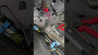 LC200 сигнализация заблокировала запуск авто(только удаление так как пульты и все данные утеряны)