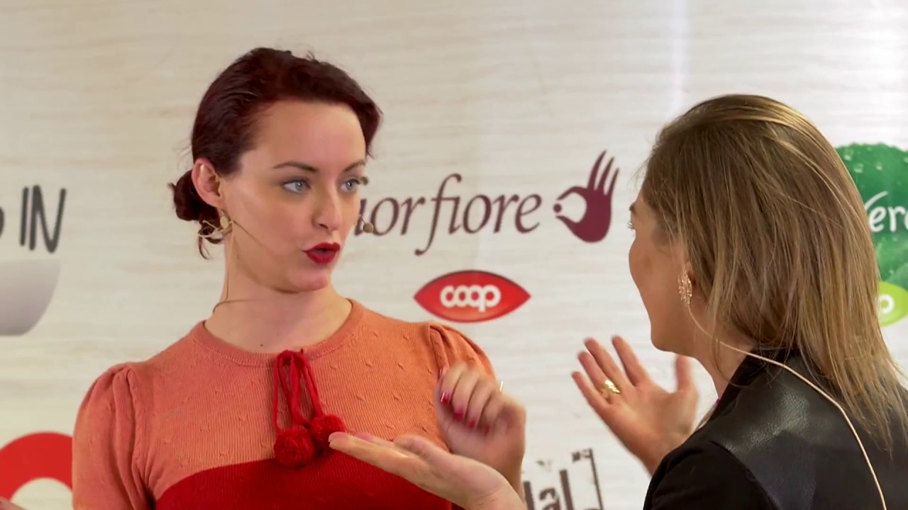 Mousse di castagne con salsa di cachi: una ricetta di Alice Balossi con Tessa Gelisio