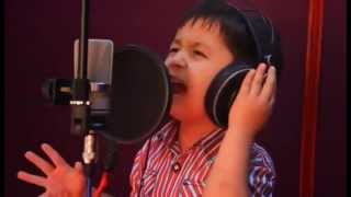 4 Yaşındaki Özbek Çocuğun Büyüleyen Sesi! ( 4 Years Old Uzbek Boy Singing a Song Perfect Voice! ) Resimi