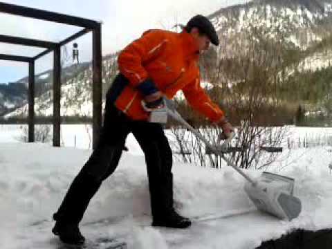 Video: Mini-Schneeräumtraktor: Wie Wählt Man Einen Kleinen Schneefrästraktor Mit Schneeschaufel? Merkmale Von Schneeräumungsmodellen