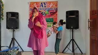 Si Kecil - Cover Ibu Lily( Rita Sugiarto )