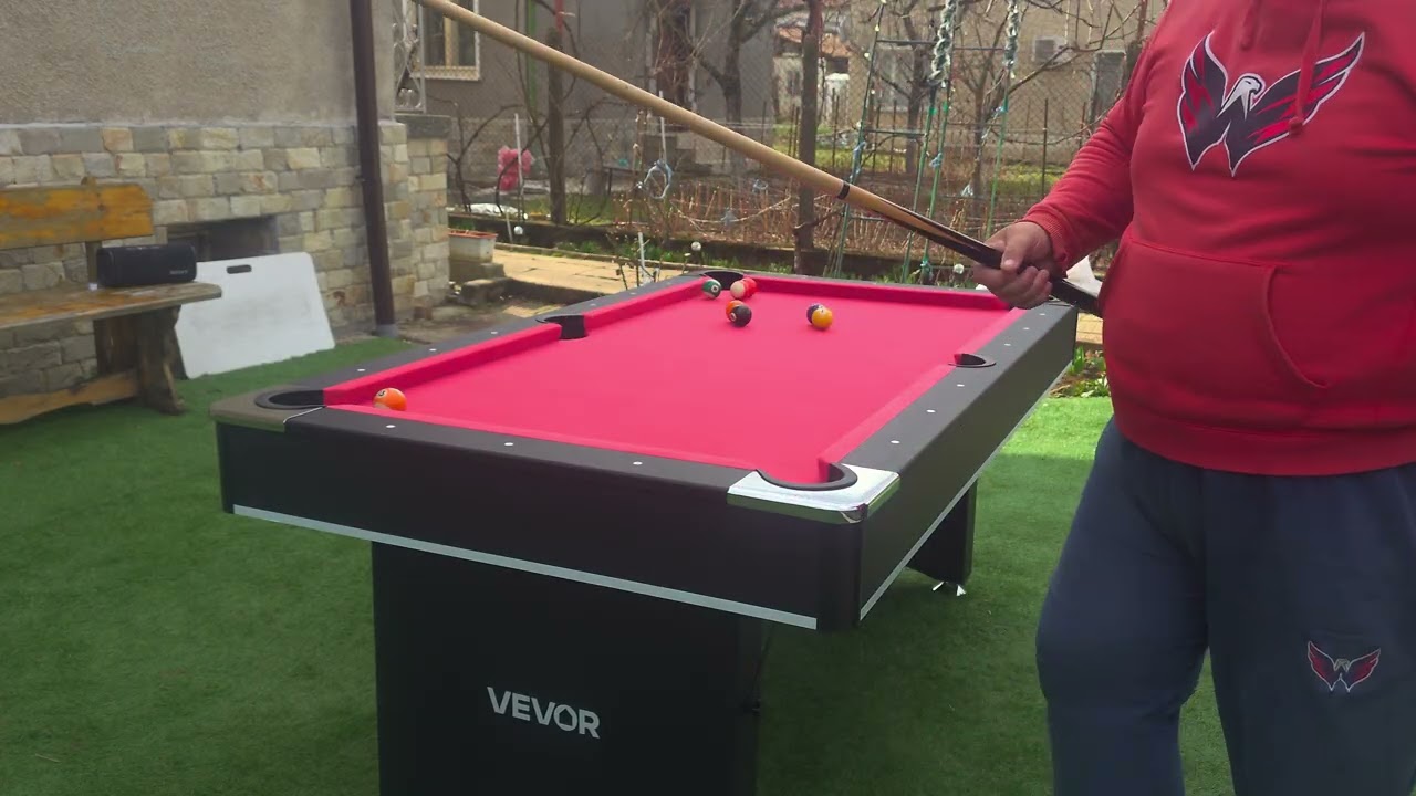 Напредваме с билярда.