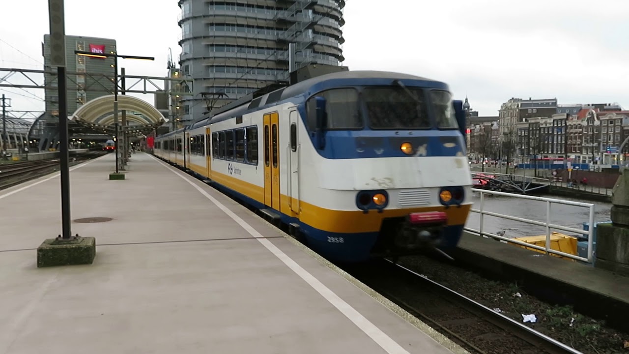 NS 2958 vertrek richting Zandvoort va Amsterdam Centraal 28 01 2018 ...