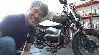 R nineT Scrambler engine oil change - YouTube