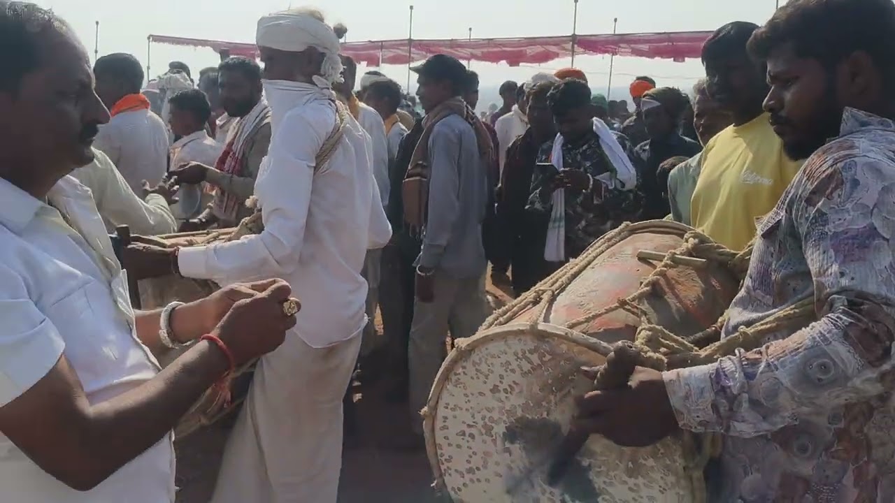 महाशिवरात्रि मेला गांव ढेबर मेघनगर ढोल वालों को ईनाम देते सरपंच वलहिंग भुरीया 🔥