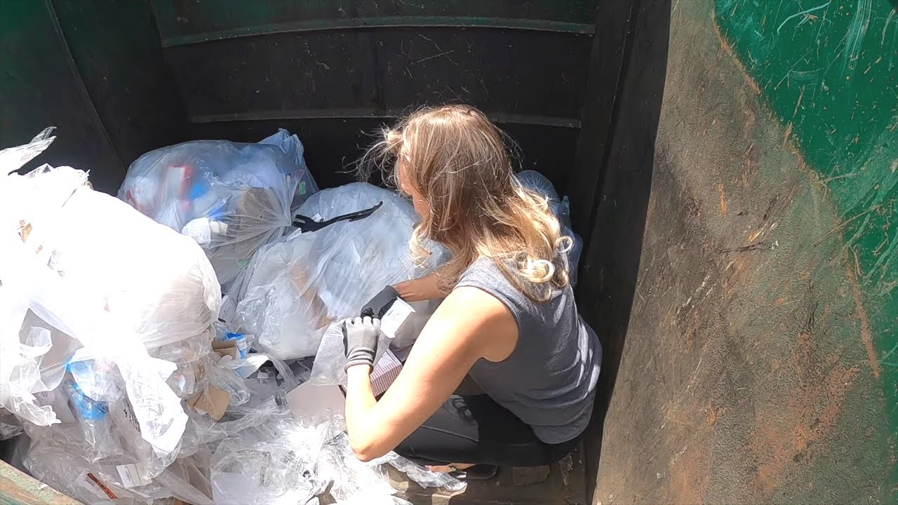 Dumpster Diving- Oh No! The trash truck it coming!