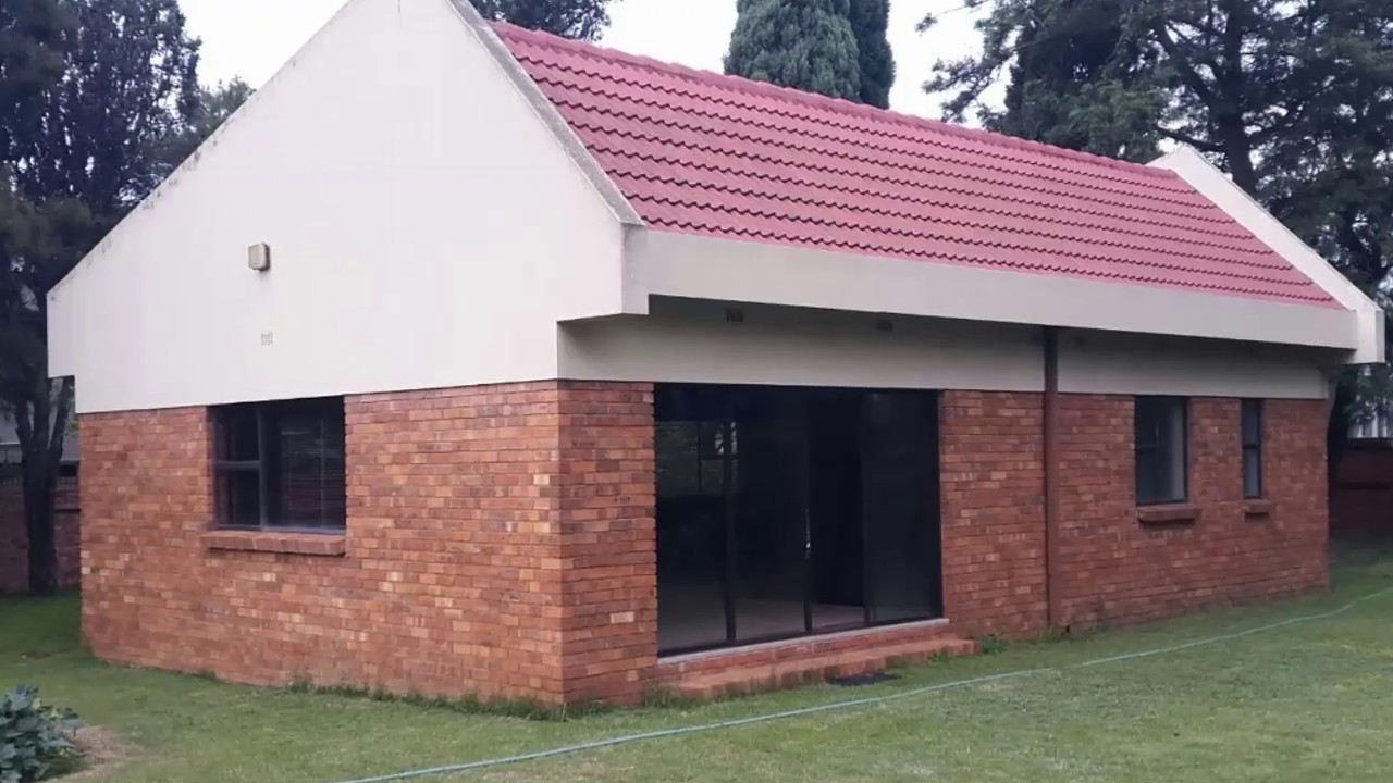 Hydrotherapy pool building