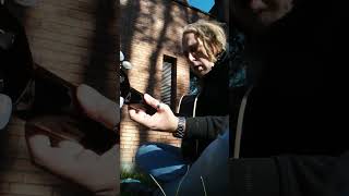 Slui Instrumentatie sonnie at the guitar