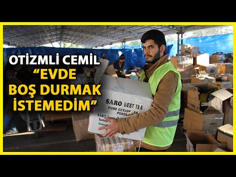 Depremden Kurtulan Otizmli Cemil, Mersin'de Depremzedeler için Çalışıyor