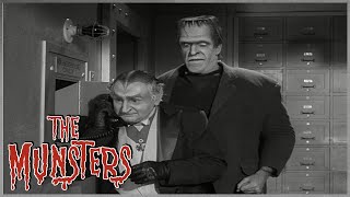 Trapped In The Bank Vault | The Munsters