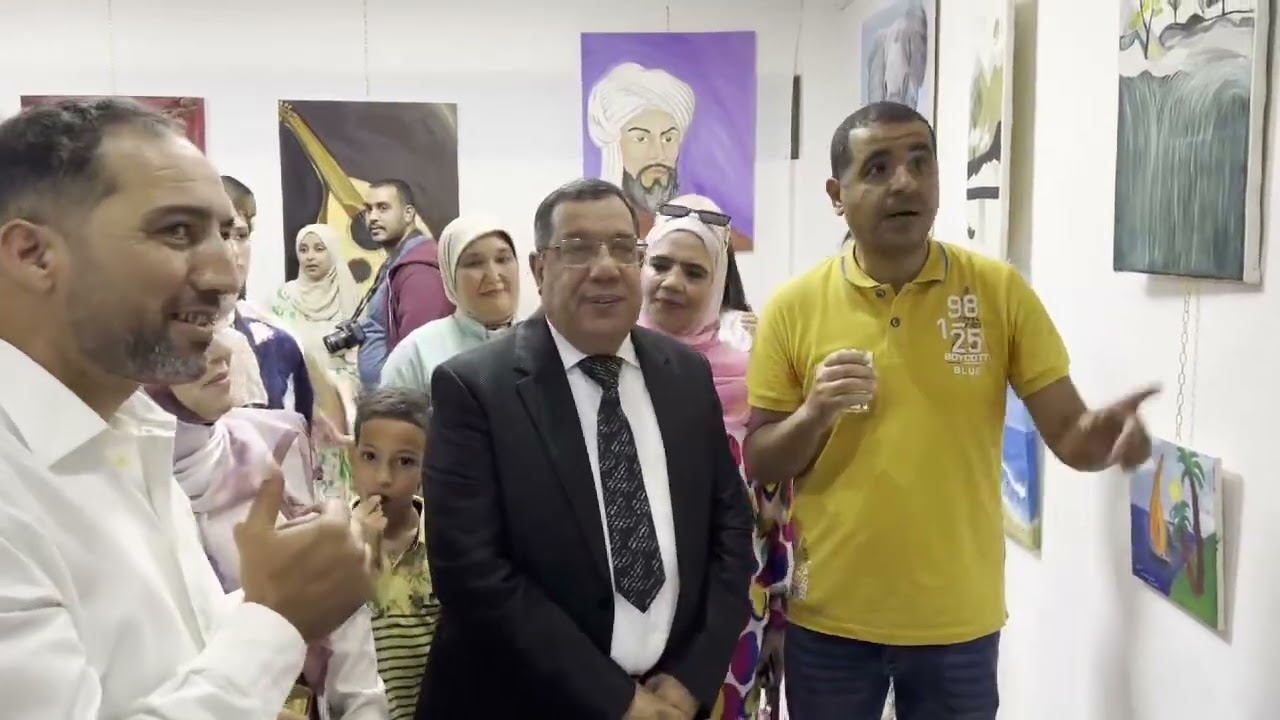 المدير العام لمجموعة معاهد اكسيل يفتتح معرض الروبوتيك و الفن التشكيلي