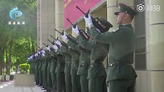 解放军戍边烈士遗骸交接现场：运 20专机护送 战士鸣枪致敬 China PLA Galwan hero remains body delivery and memorial ceremory