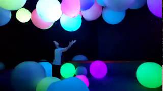 Cô Trang Lee Chơi Với Bóng Hí Hí Hí