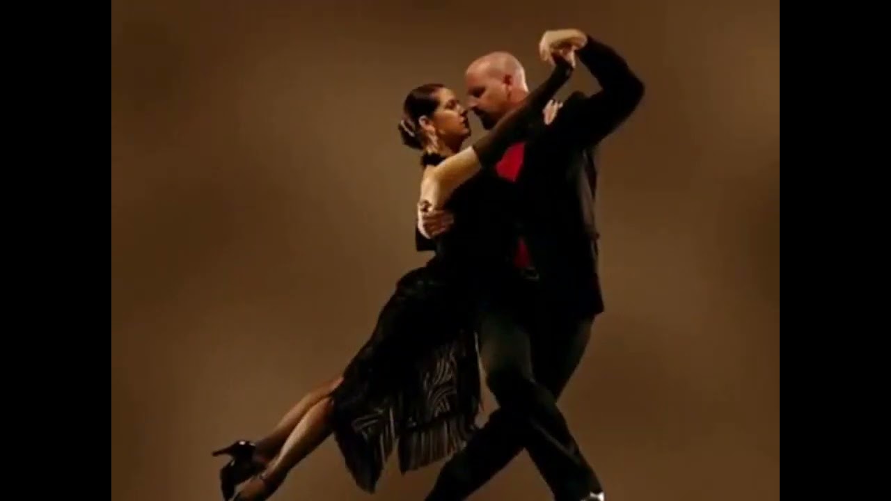 Танцующая пара видео. Аргентинское танго. Брызги шампанского танго Нескучный сад. Argentine Tango. Танцы в паре.