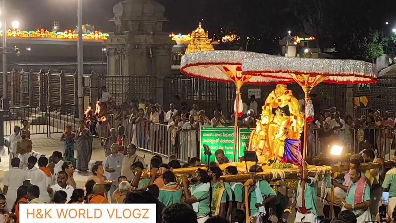 #Tirumala,  Sridevi Bhudevi Sametha Sri Malayappa Swamy vari Palakki seva #srivenkateshwaraswamy 🙏