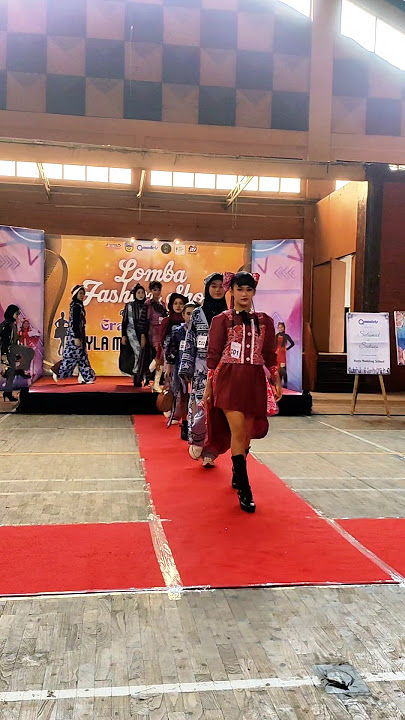 Lomba Fashion Show Batik Casual di Pacitan #modelingschool #catwalk #lombafashionshow