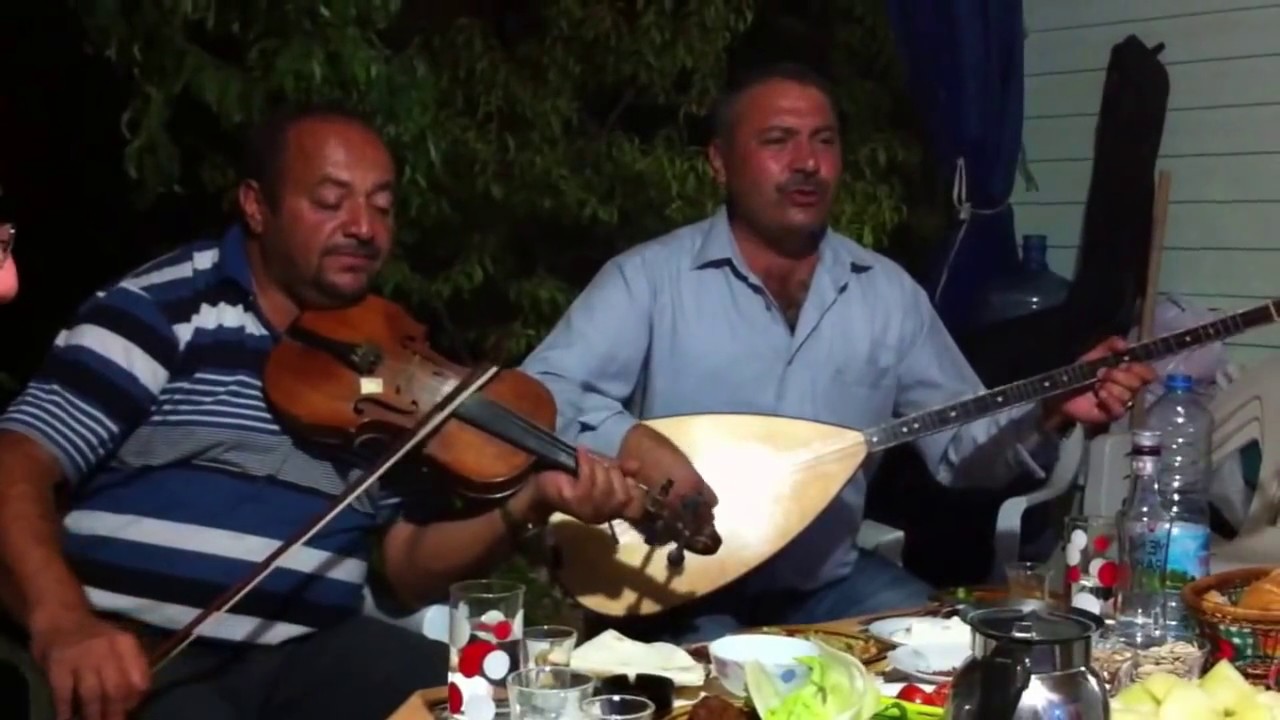 KIRŞEHİR DİNEK BAĞINDA AİLE ARASINDA  EĞLENCE