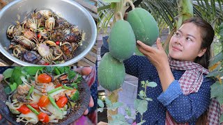 Trapping Crab Then Making Salted Crab for Preparing Green Papaya Salad with Raw Salted Crab Recipe