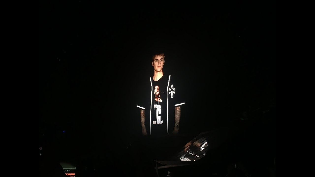 Justin Bieber's doing Q&A during Cracow show - 