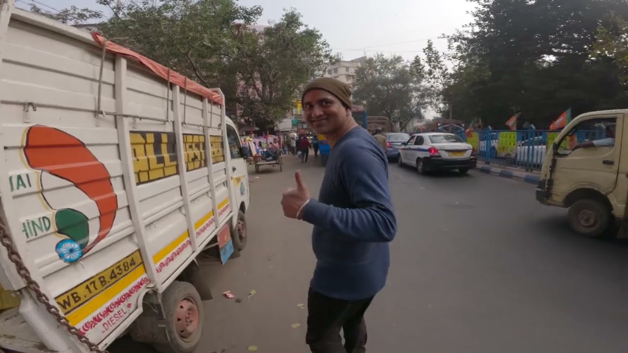 Walking in street of kolkata India 🇮🇳