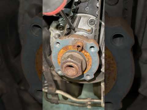 Volvo timing belt and water pump replacement. Fun work, finally something easy to do #volvo