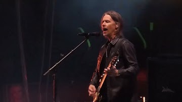 Alter Bridge - This Is War (Multicam Live Video / Studio Audio)