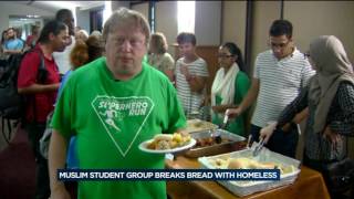 Muslim group breaks bread with area homeless