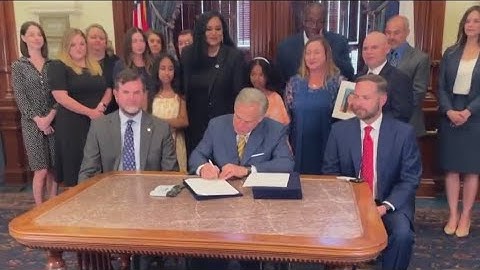 Gov. Abbott signs Alyssa